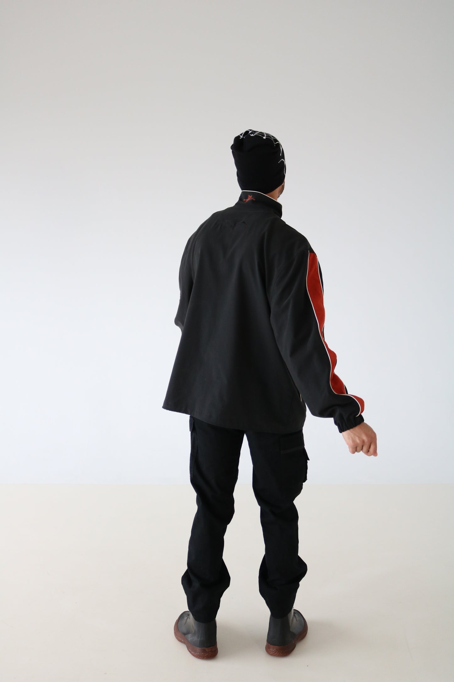 VESTE NOIR ET ORANGE