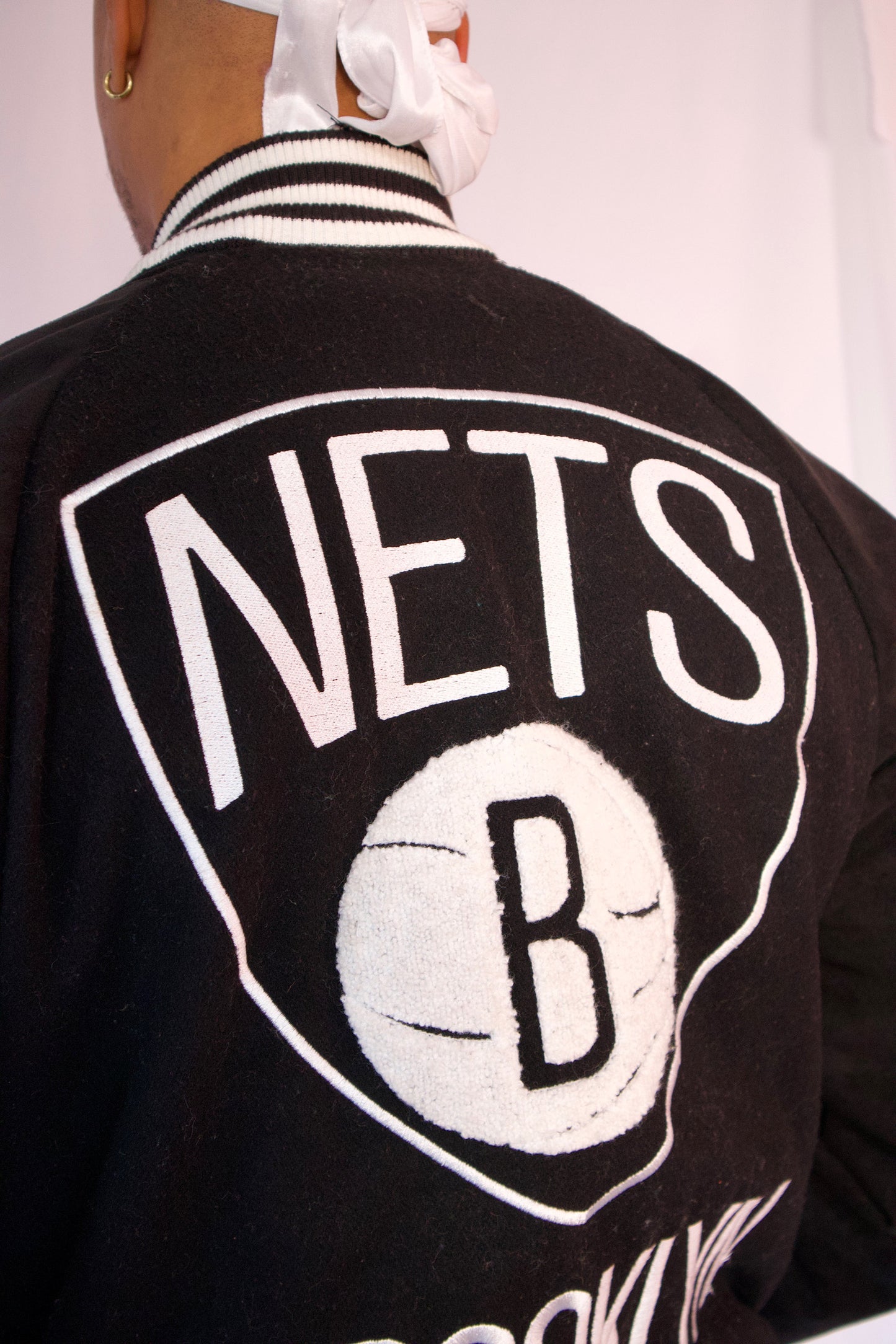 VESTE VARSITY NOIR ET BLANC