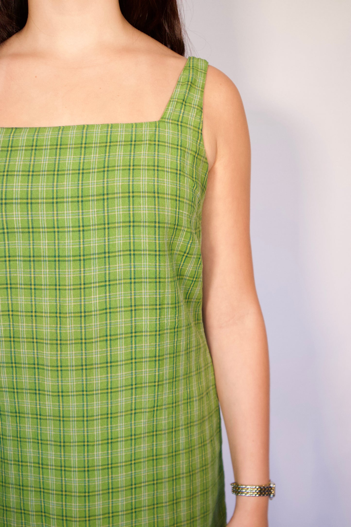ROBE VERTE À CARREAUX