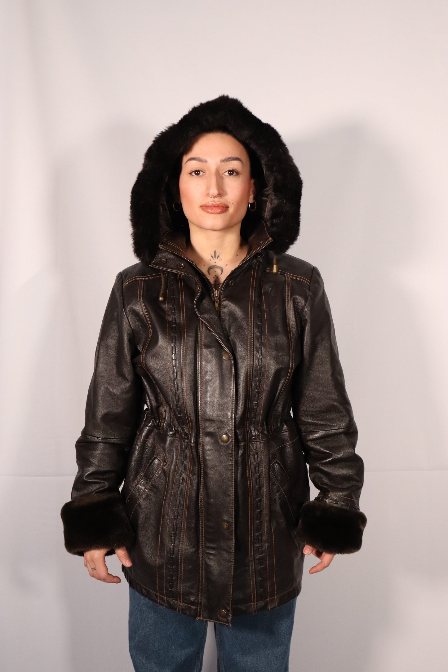 MANTEAU CUIR ET CAPUCHON