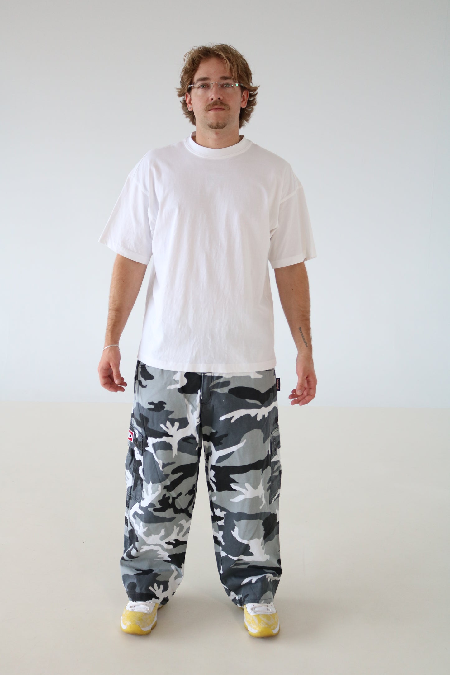 PANTALONS CARGO ARMÉ NOIR ET BLANC