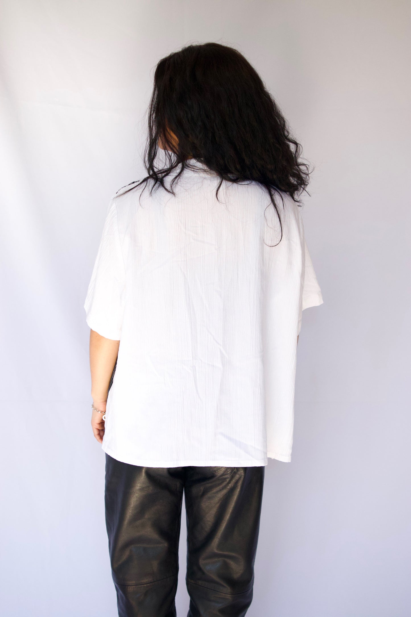 CHEMISE À MANCHES COURTES ET PATCHWORK BLANC ET NOIR