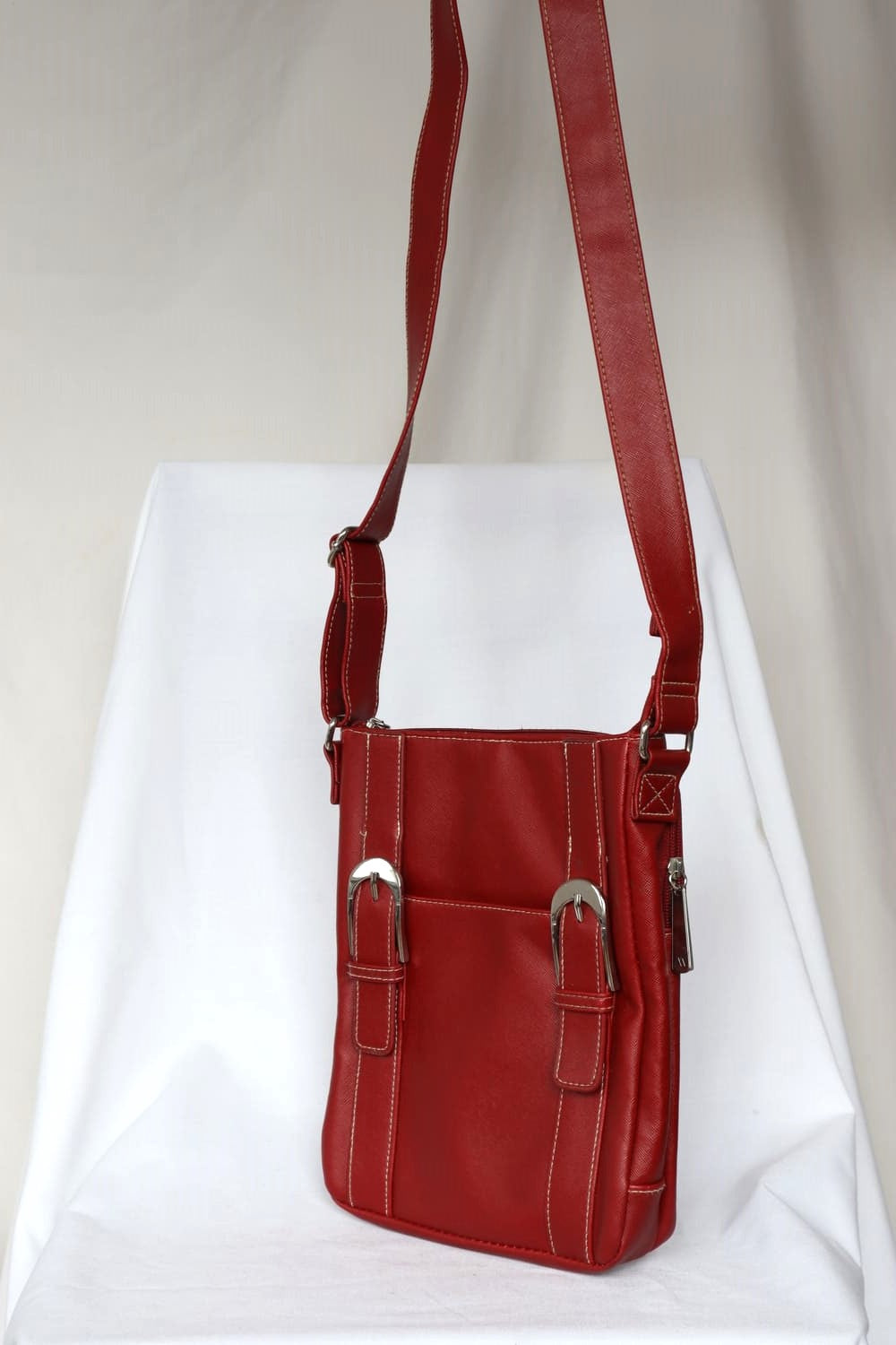 Sacoche rouge en cuir
