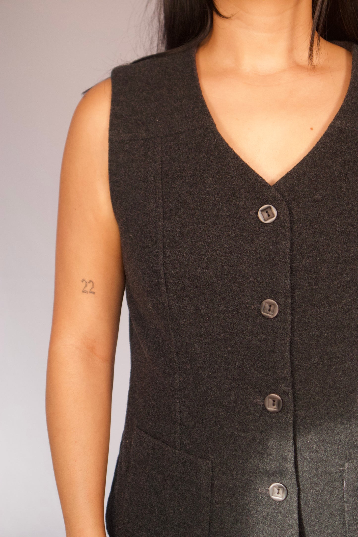 détail boutons veste cachemire À LA UNE