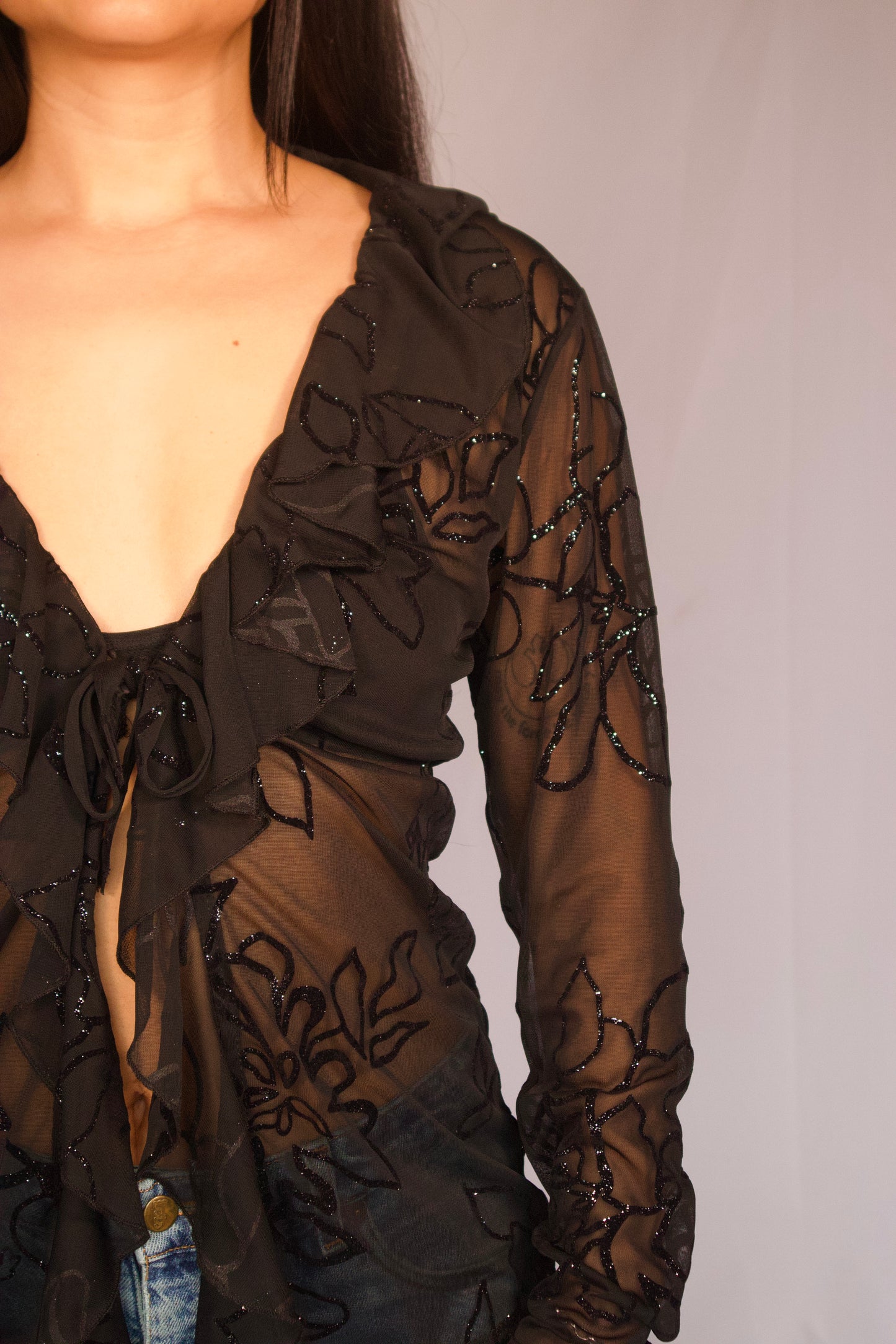 détail haut mesh noir motifs scintillant vintage