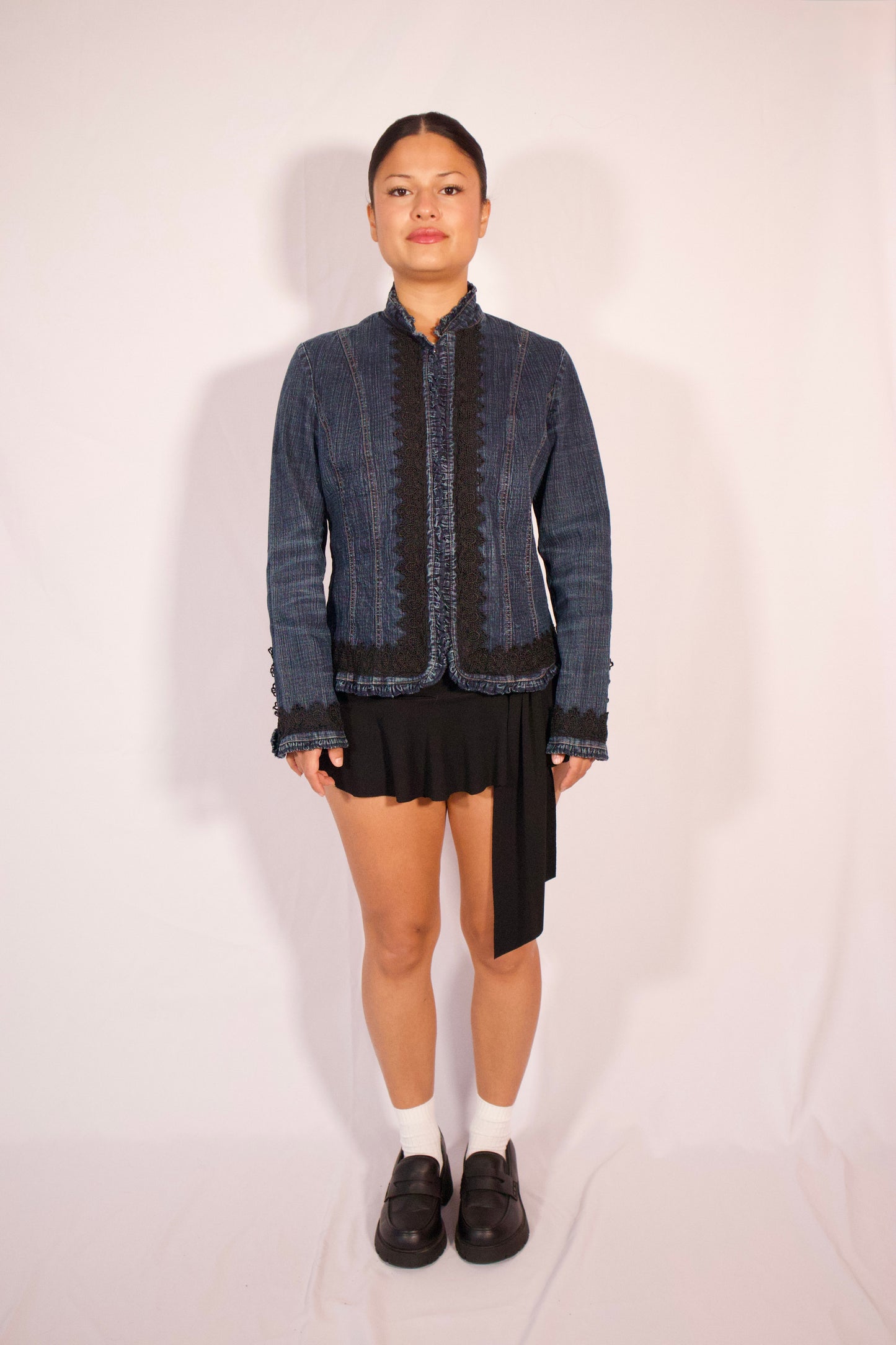 VESTE EN DENIM AVEC DÉTAILS EN DENTELLE