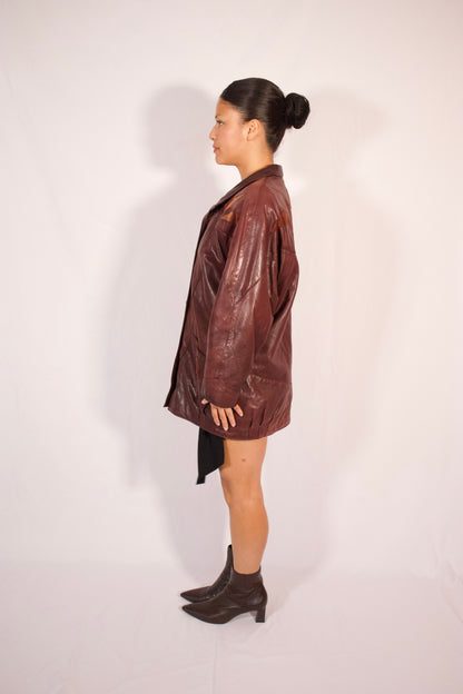 MANTEAU EN CUIR BRUN DÉTAILS EN SUÈDE