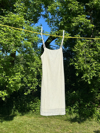ROBE CRÈME ET DENTELLE
