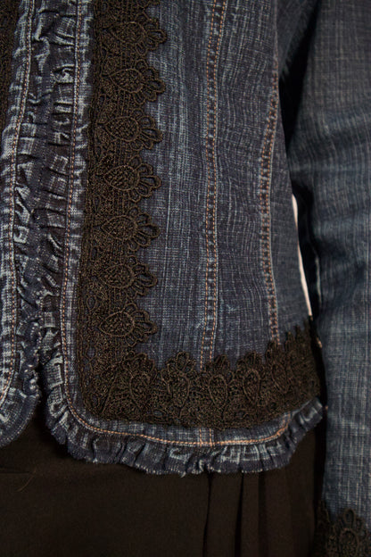VESTE EN DENIM AVEC DÉTAILS EN DENTELLE