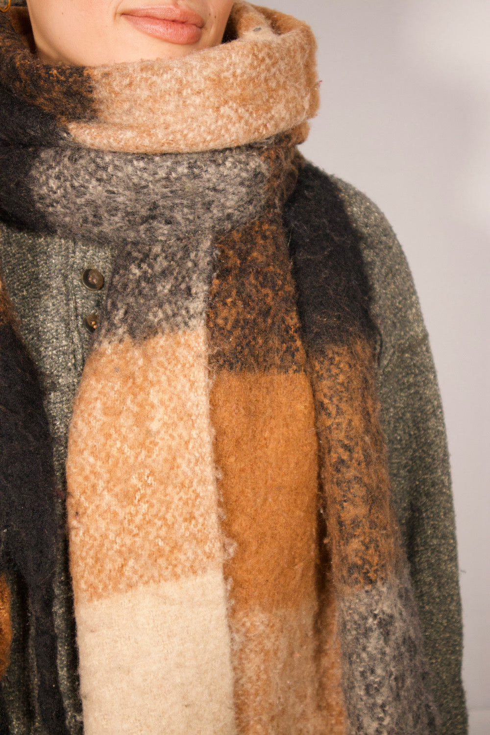 FOULARD À CARREAUX BRUN NOIR BEIGE