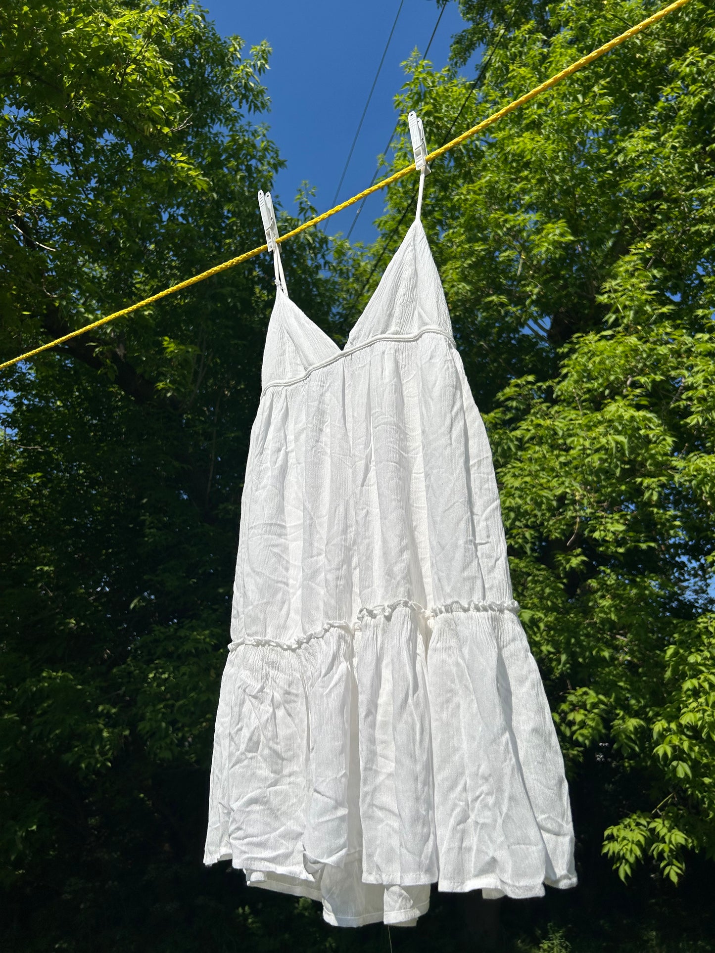 LA PETITE ROBE BLANCHE