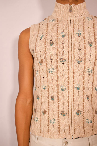 VESTE SANS MANCHES AVEC FLEURS BRODÉS