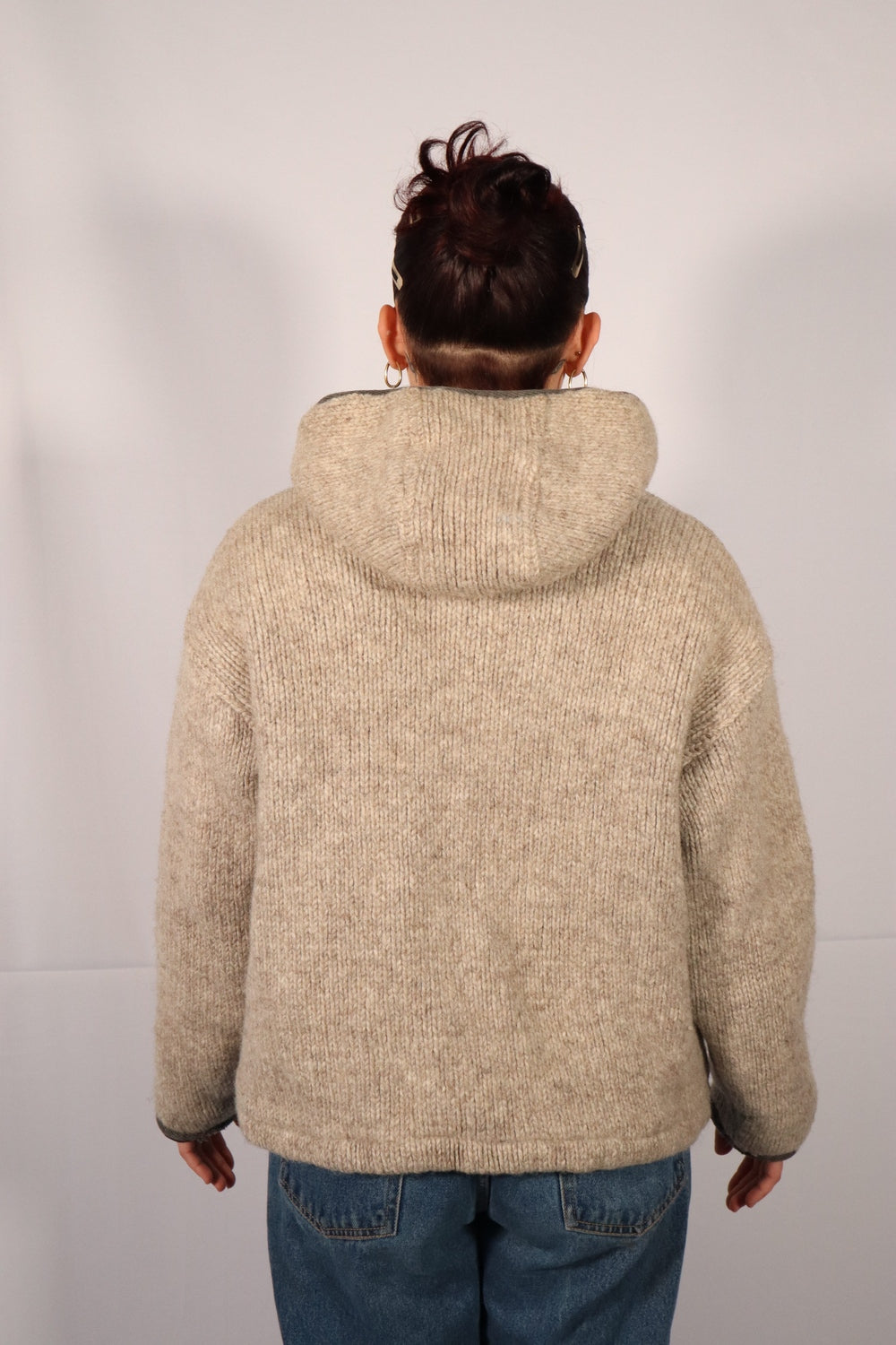 VESTE EN TRICOT DE LAINE GREIGE