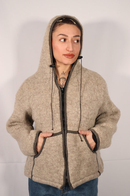 VESTE EN TRICOT DE LAINE GREIGE