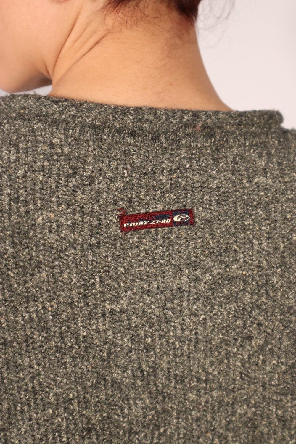 CHANDAIL EN TRICOT GRIS