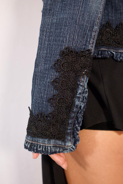 VESTE EN DENIM AVEC DÉTAILS EN DENTELLE