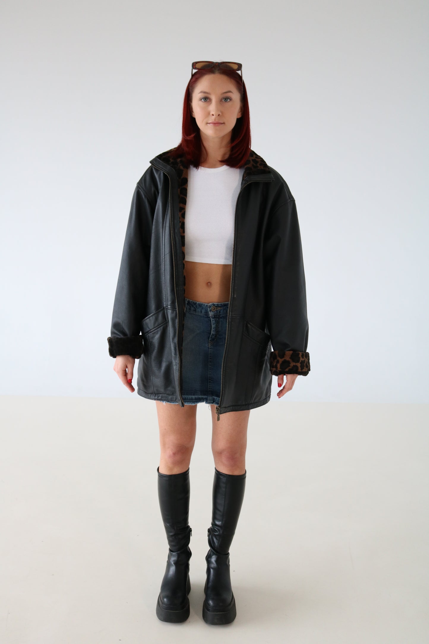 MANTEAU DE CUIR AVEC COLLET LÉOPARD