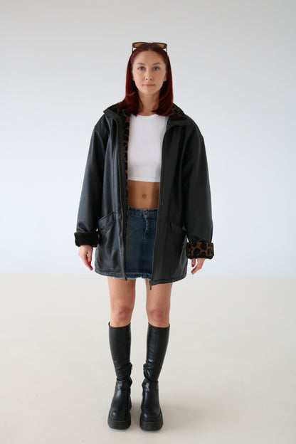 MANTEAU DE CUIR AVEC COLLET LÉOPARD