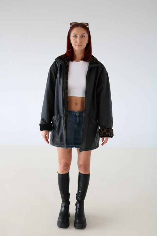 MANTEAU DE CUIR AVEC COLLET LÉOPARD
