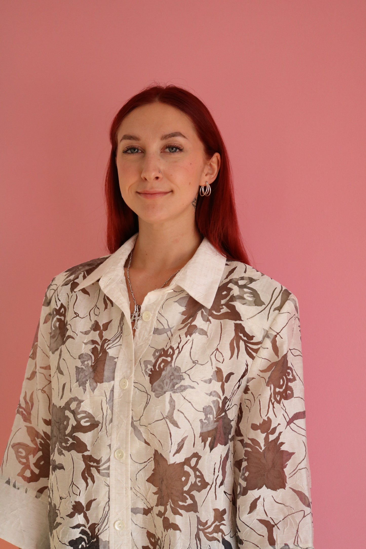 CHEMISE BLANCHE À FLEUR TRANSPARENTE
