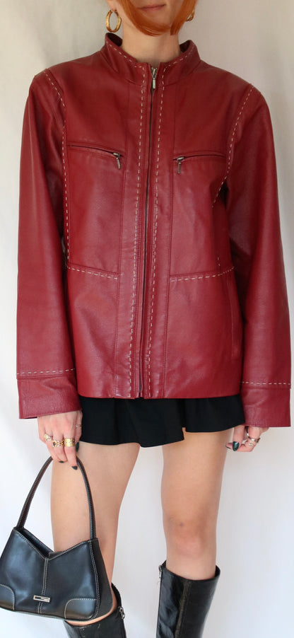 MANTEAU DE CUIR ROUGE