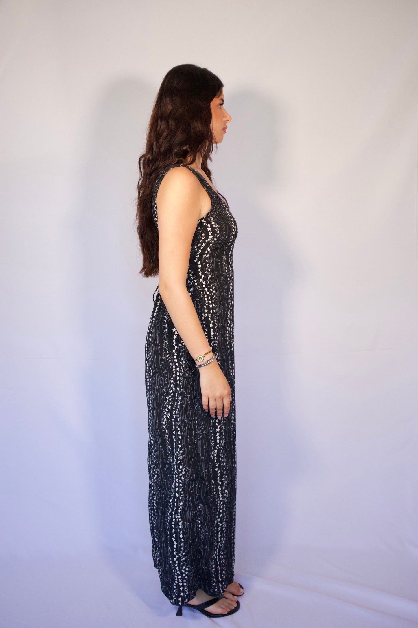 ROBE SANS MANCHES FLEURI