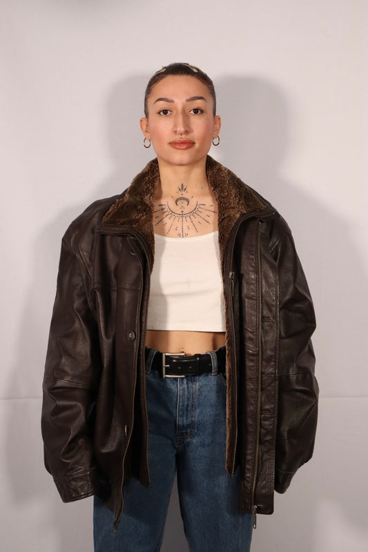 MANTEAU DE CUIR BRUN AVEC COLLET DE FOURRURE