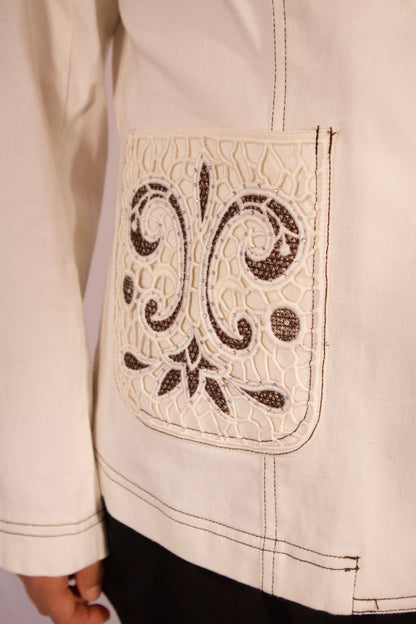 VESTE EN JEANS CRÈME À COL BRODÉ
