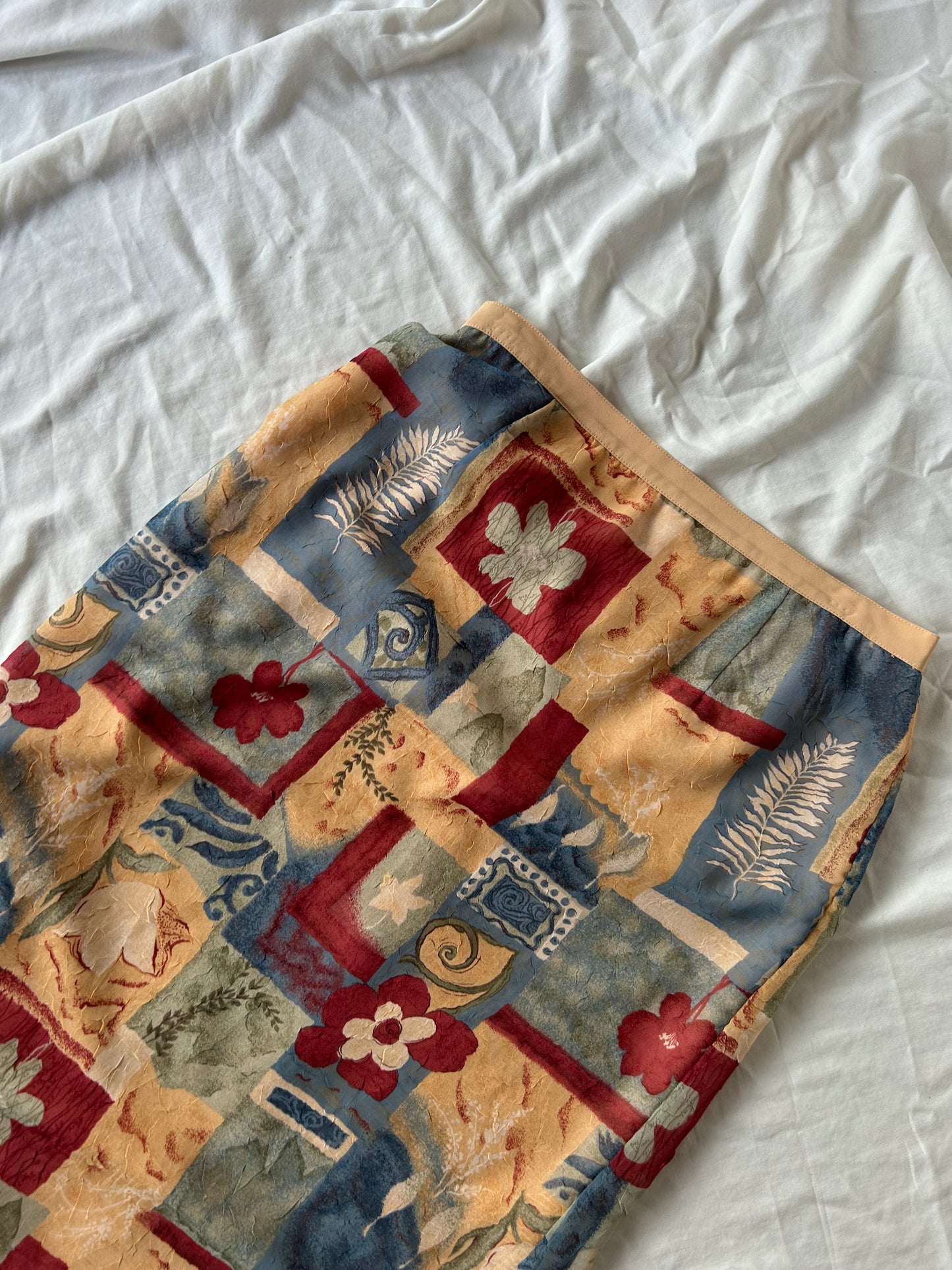 JUPE MAXI BEIGE ET MOTIFS FLORALS