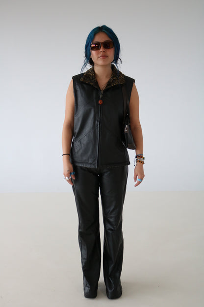 VESTE SANS MANCHES EN CUIR COLLET LÉOPARD