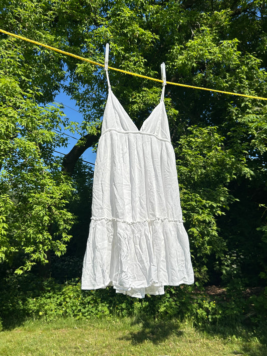 LA PETITE ROBE BLANCHE