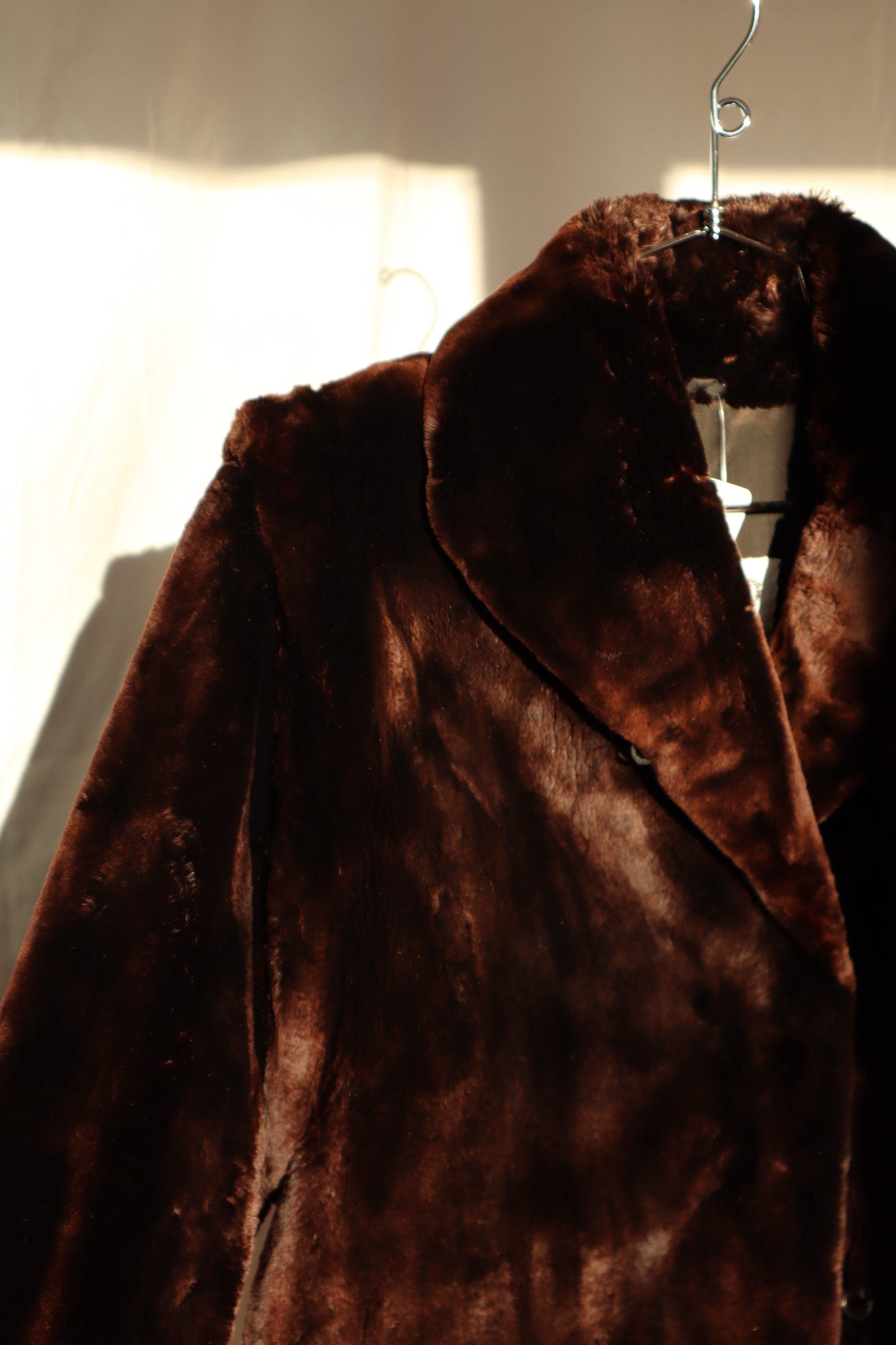 MANTEAU DE FOURRURE ACAJOU