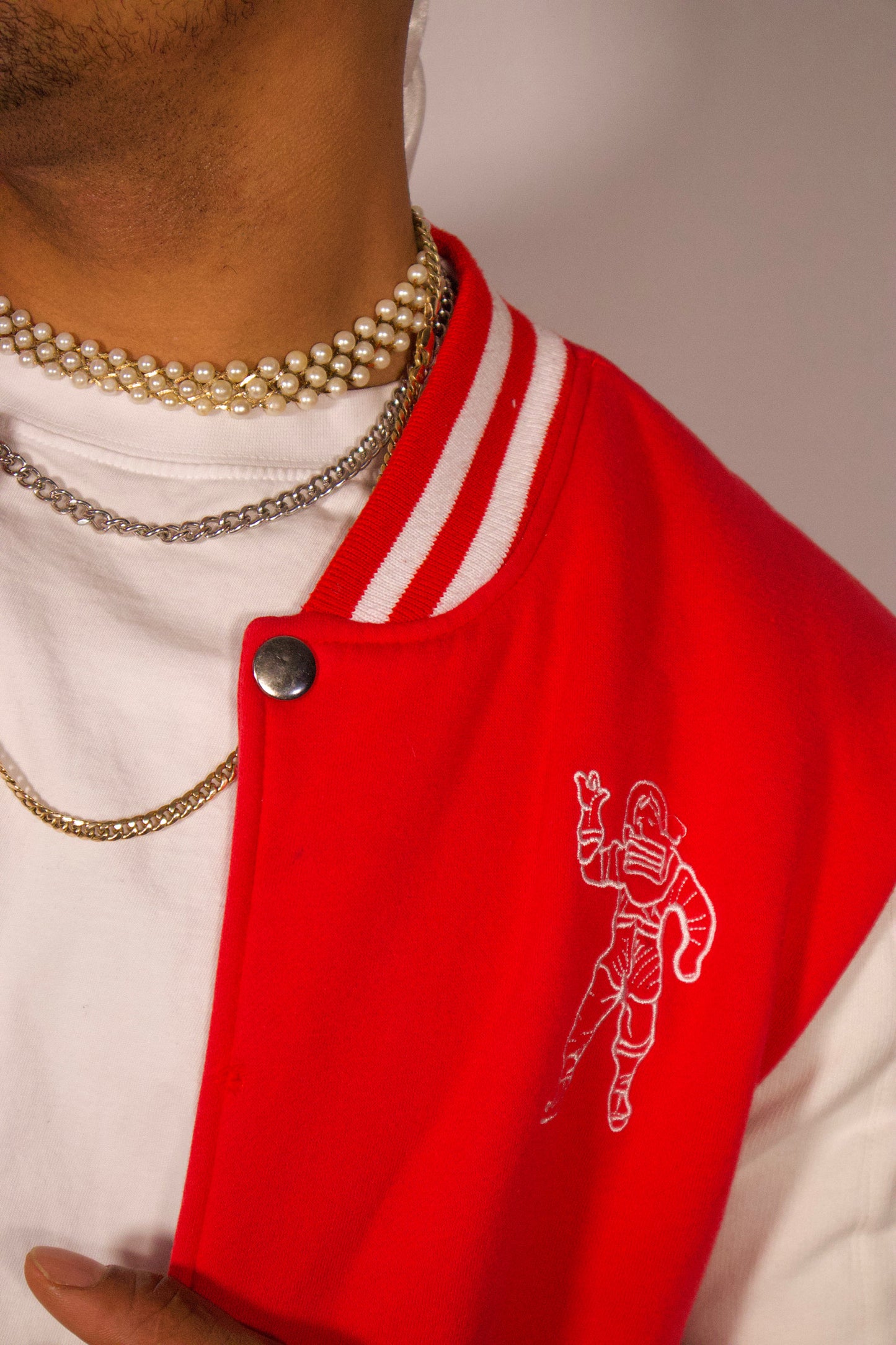 VESTE VARSITY ROUGE ET BLANC