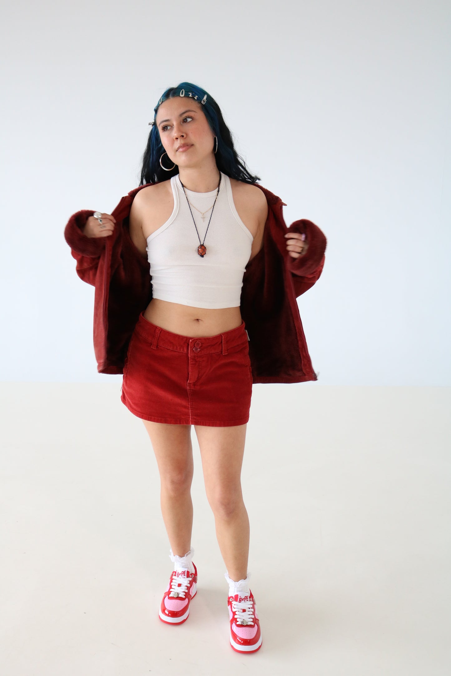 MANTEAU ROUGE COLLET DE FOURRURE