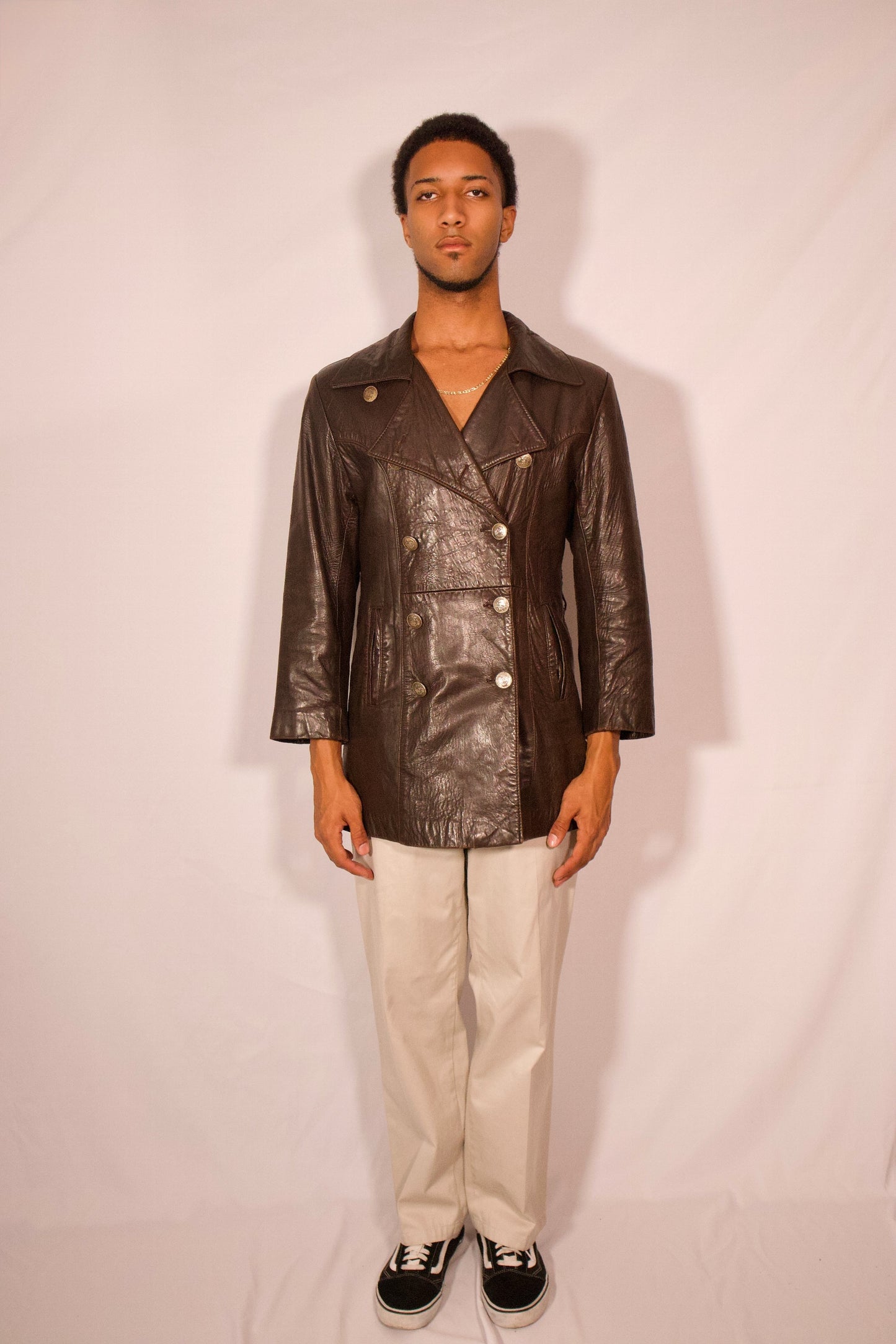 MANTEAU DE CUIR DE STYLE INSPECTEUR