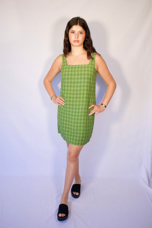 ROBE VERTE À CARREAUX