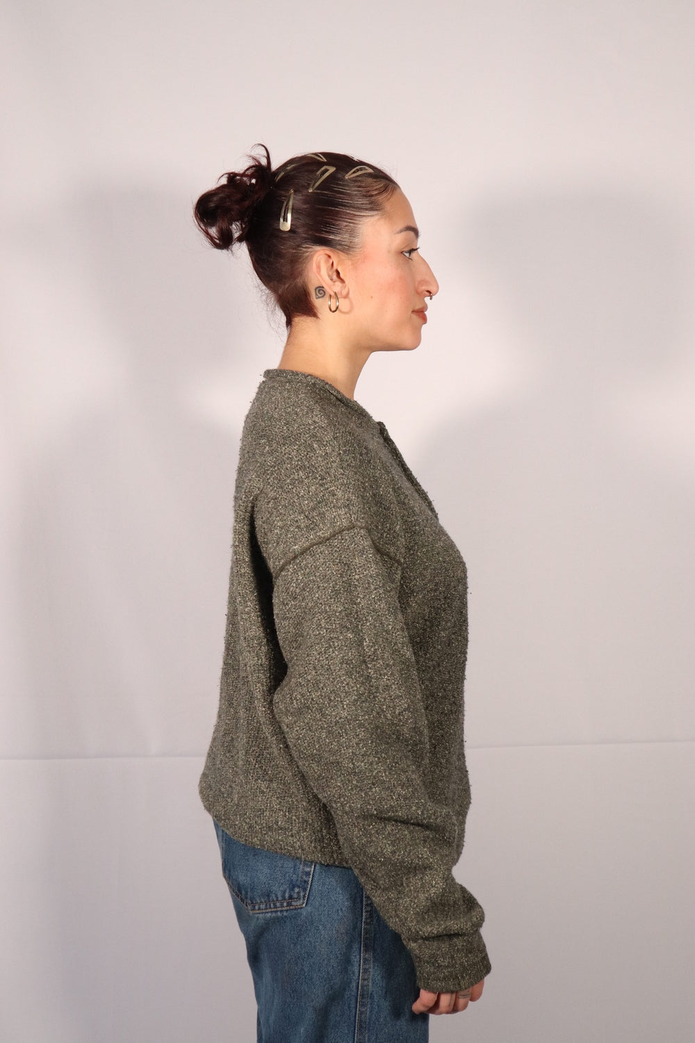 CHANDAIL EN TRICOT GRIS