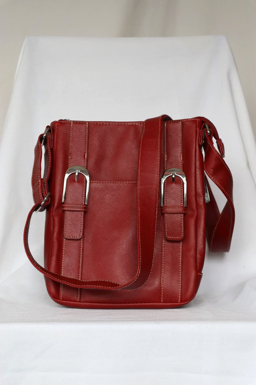 Sacoche rouge en cuir