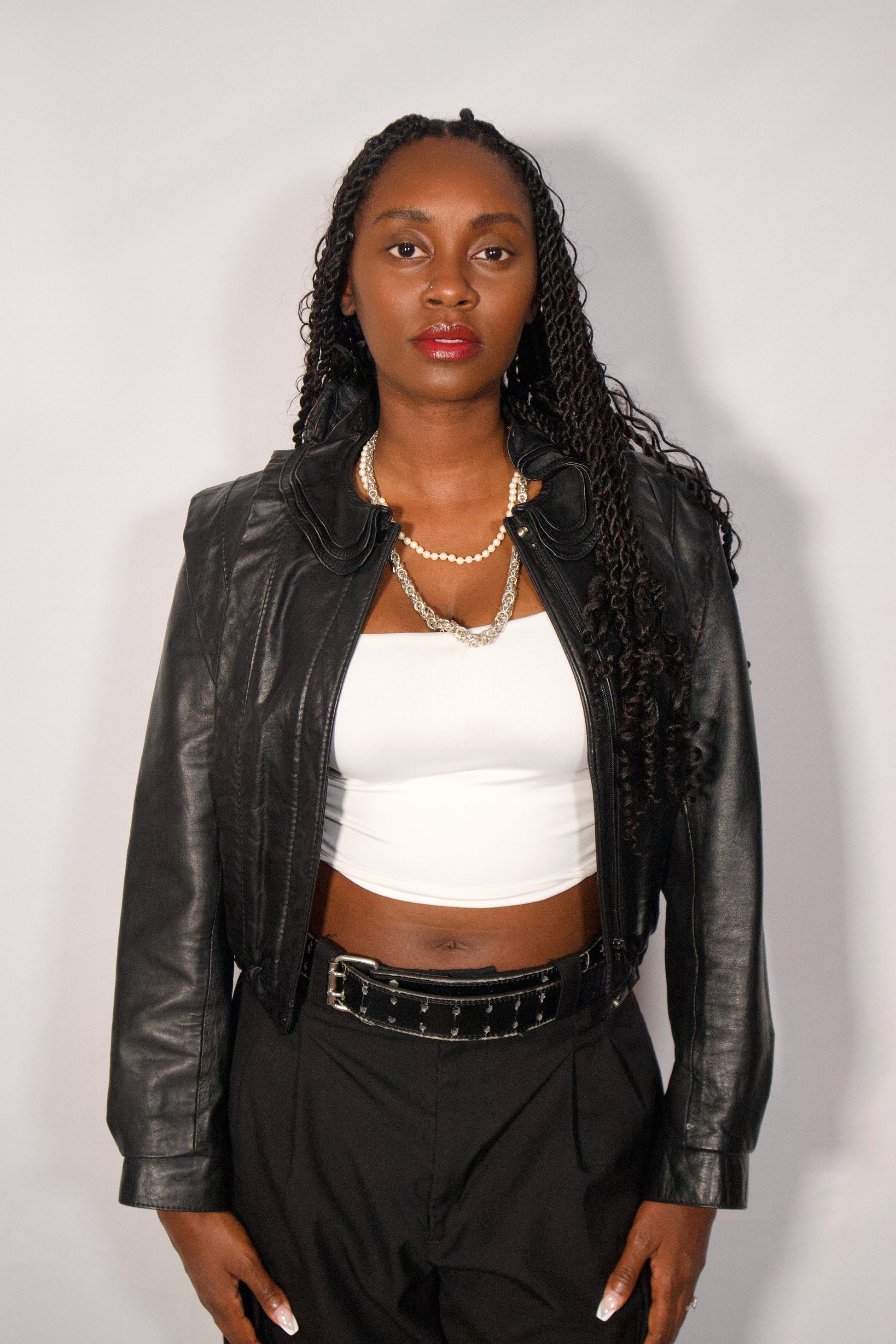 Manteau cuir noir vintage Jonathan Christopher porté ouvert
