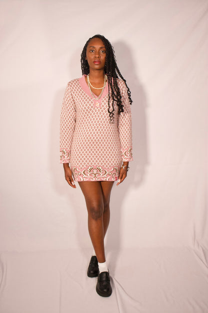 Robe vintage Pull Honey Bell portée en entier style rétro