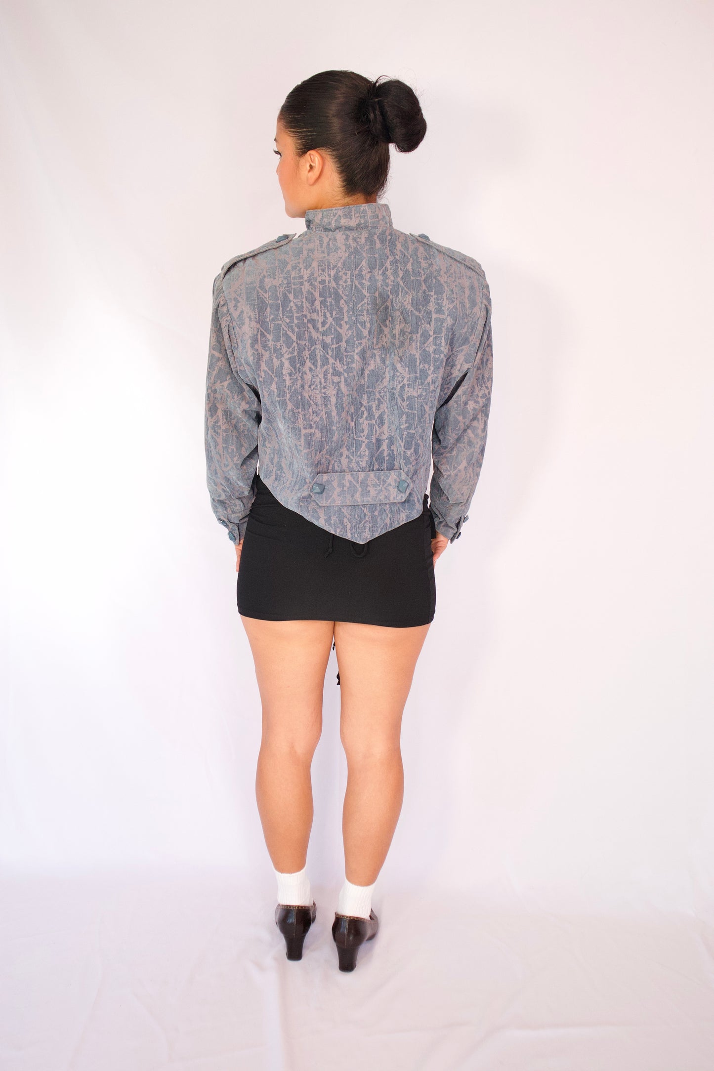 Vue de dos blazer vintage bleu et violet ajusté