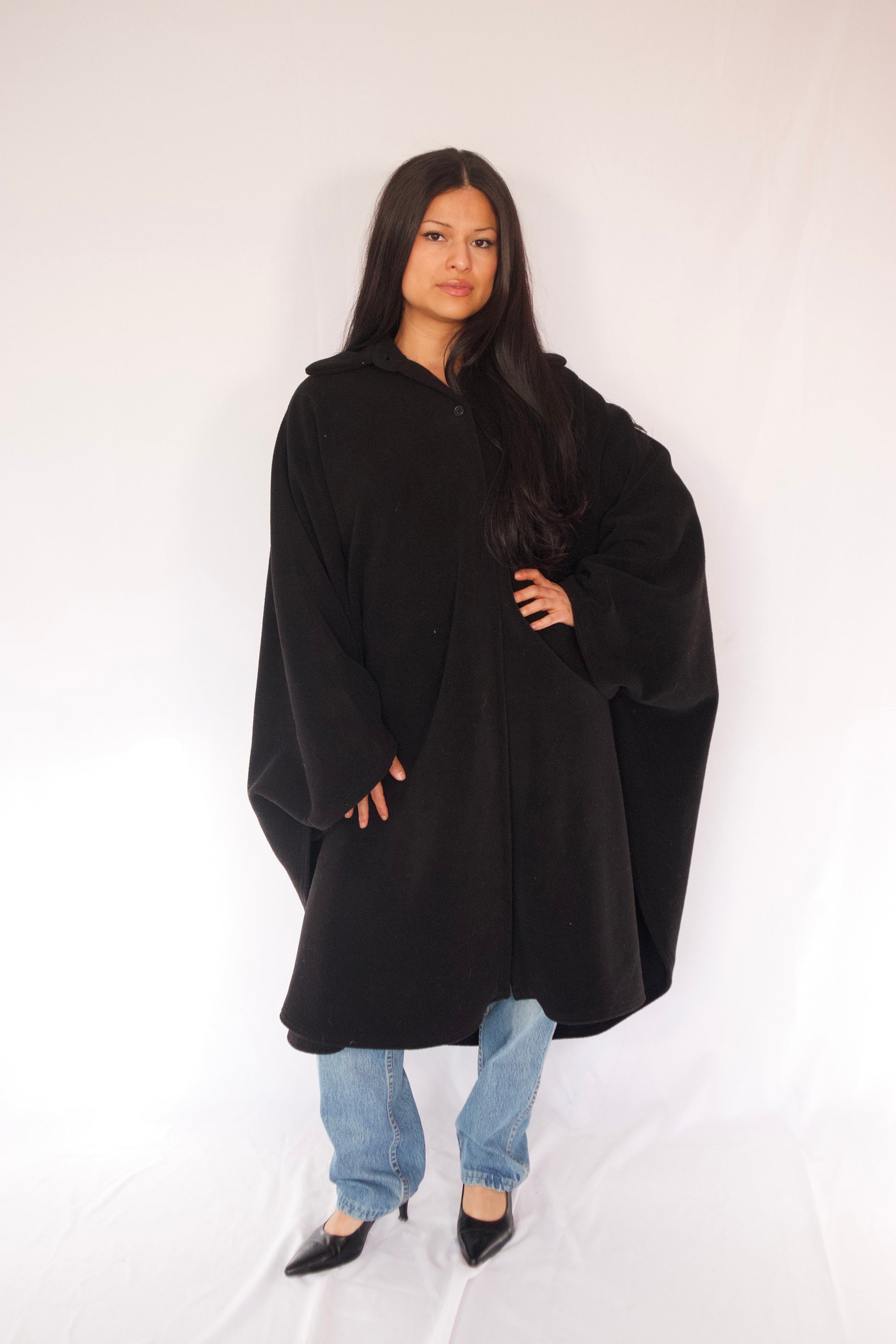 cape noire oversize portée