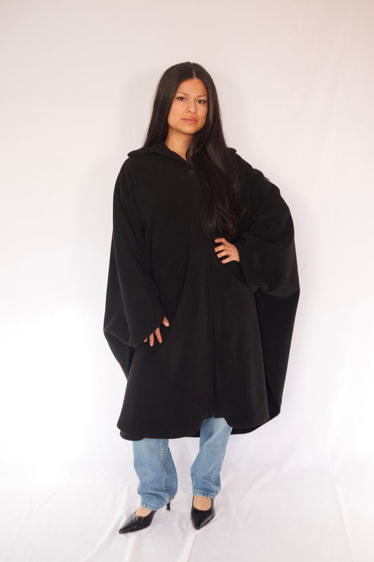 cape noire oversize portée