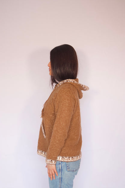 chandail brun vue de profil