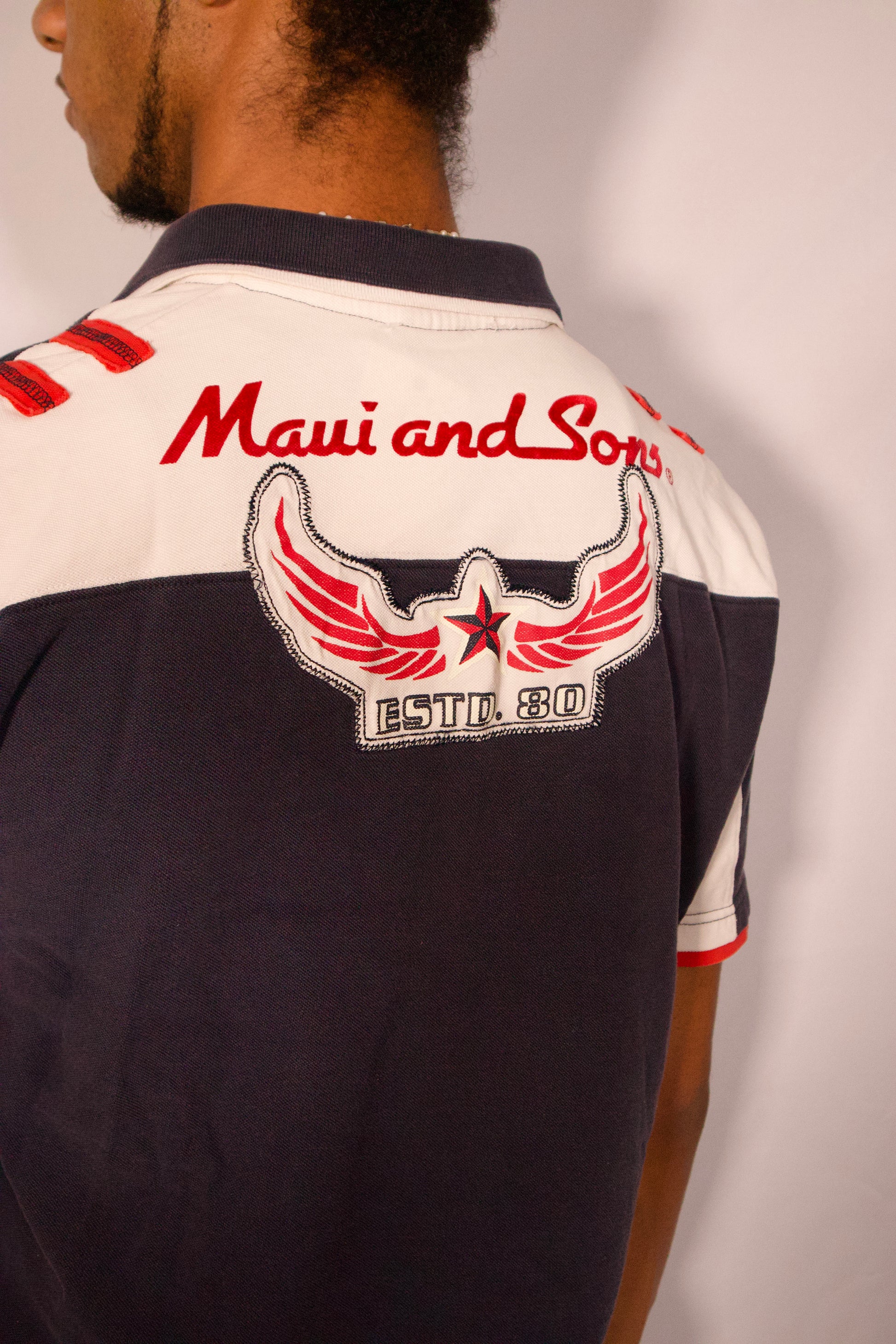 détail broderie Maui and Sons