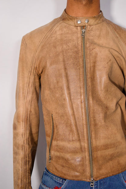 détail cuir beige manteau