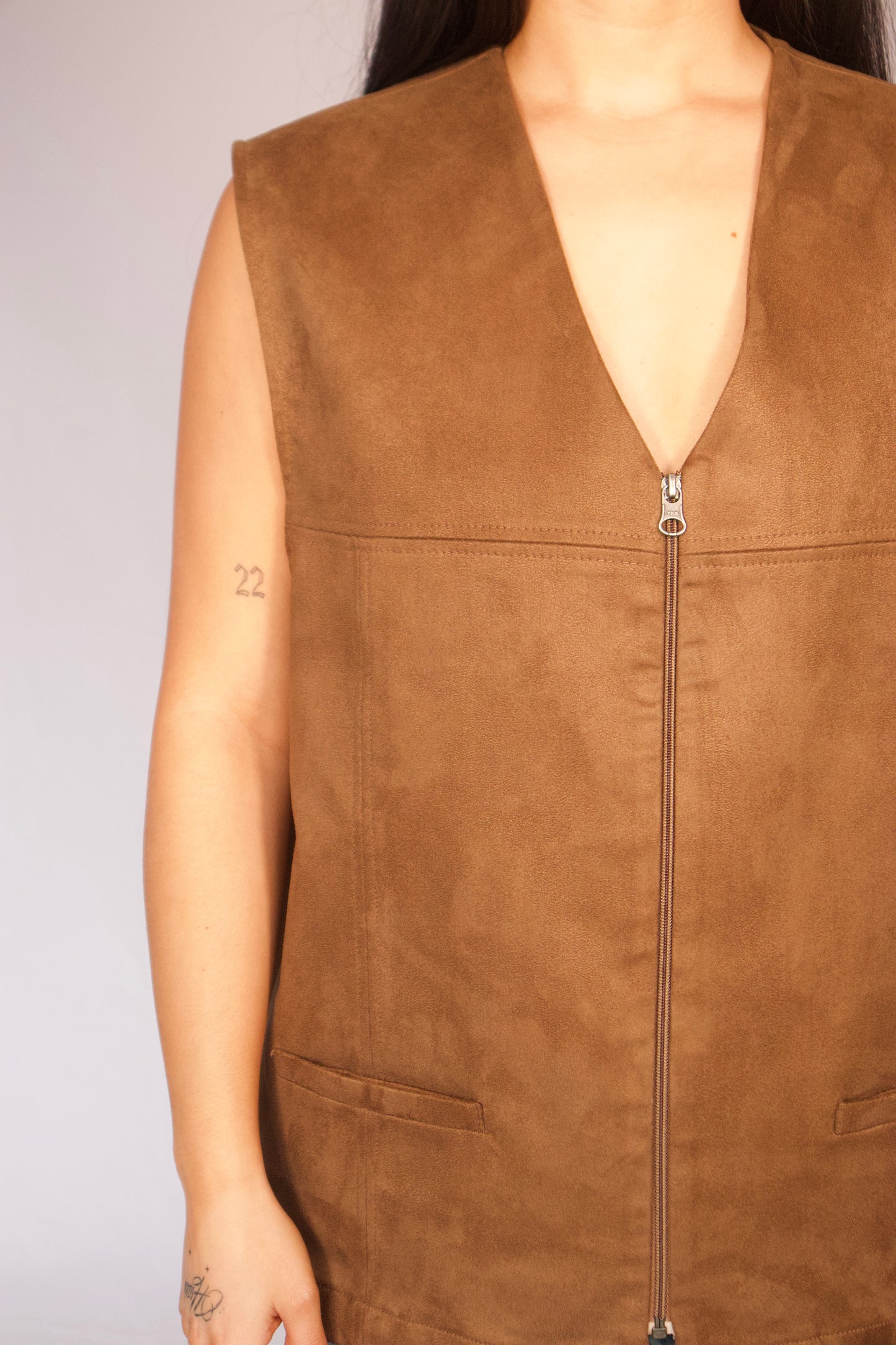 détail suède veste sans manches vintage beige