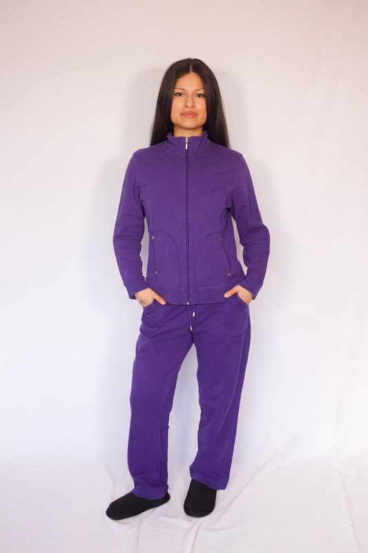 ensemble violet deux pièces porté