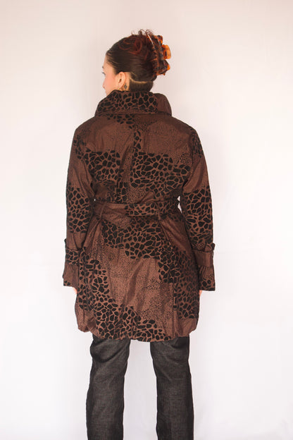 manteau brun vue de dos