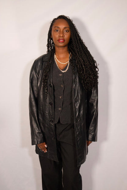 manteau cuir noir coupe droite porté
